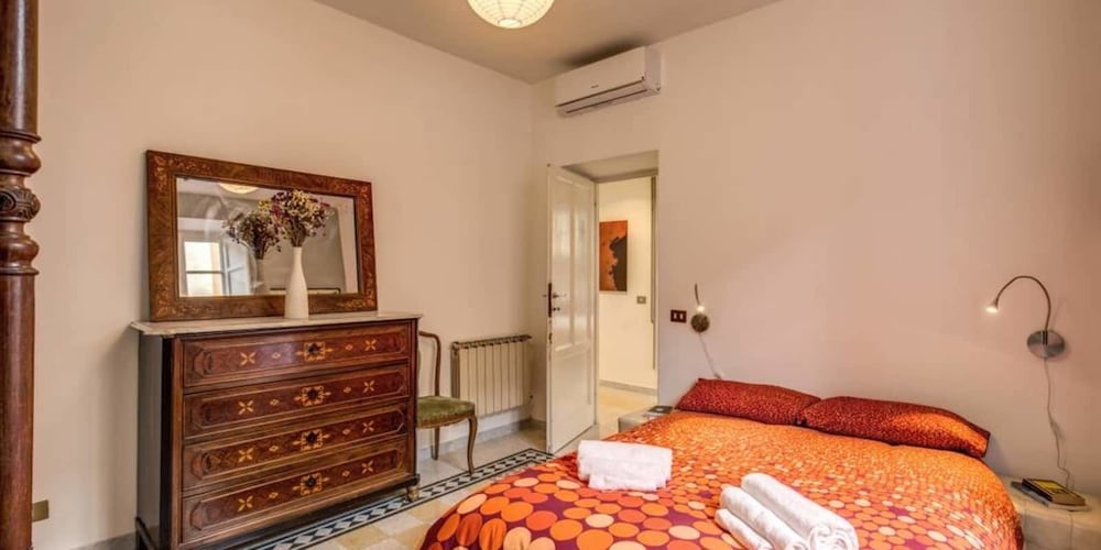 Monti Coliseum 3 bedroom 2nd floor 2/40