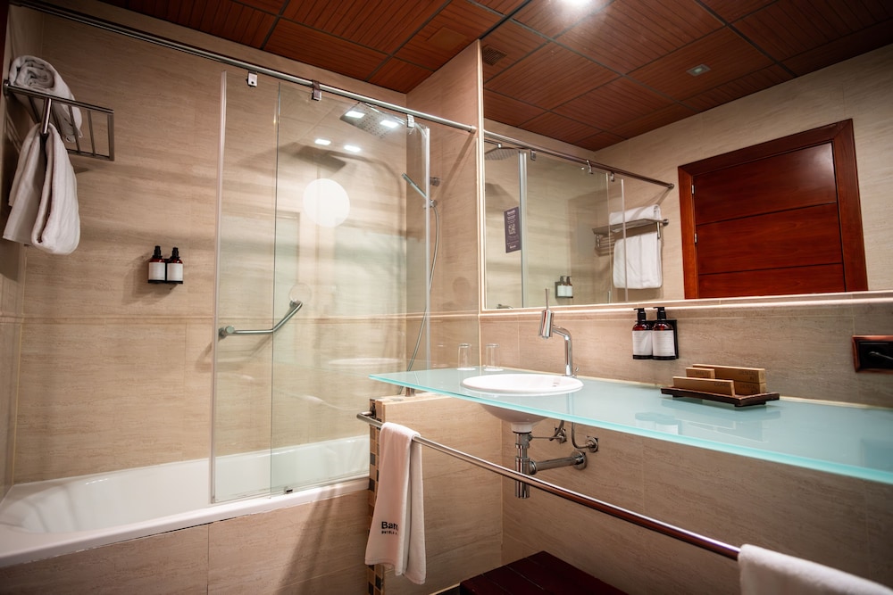 Hotel & Spa Monasterio de Boltana 39/40