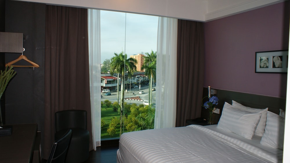 De Hotel 6/28