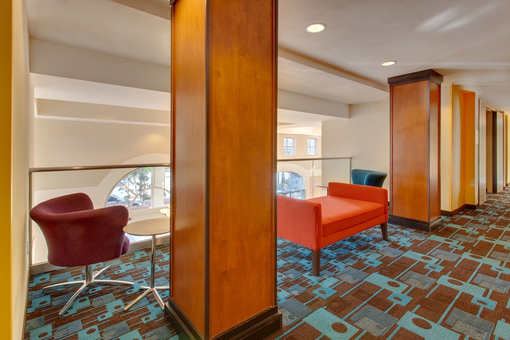 Fairfield Inn & Suites San Francisco Airport/Millbrae 8/34