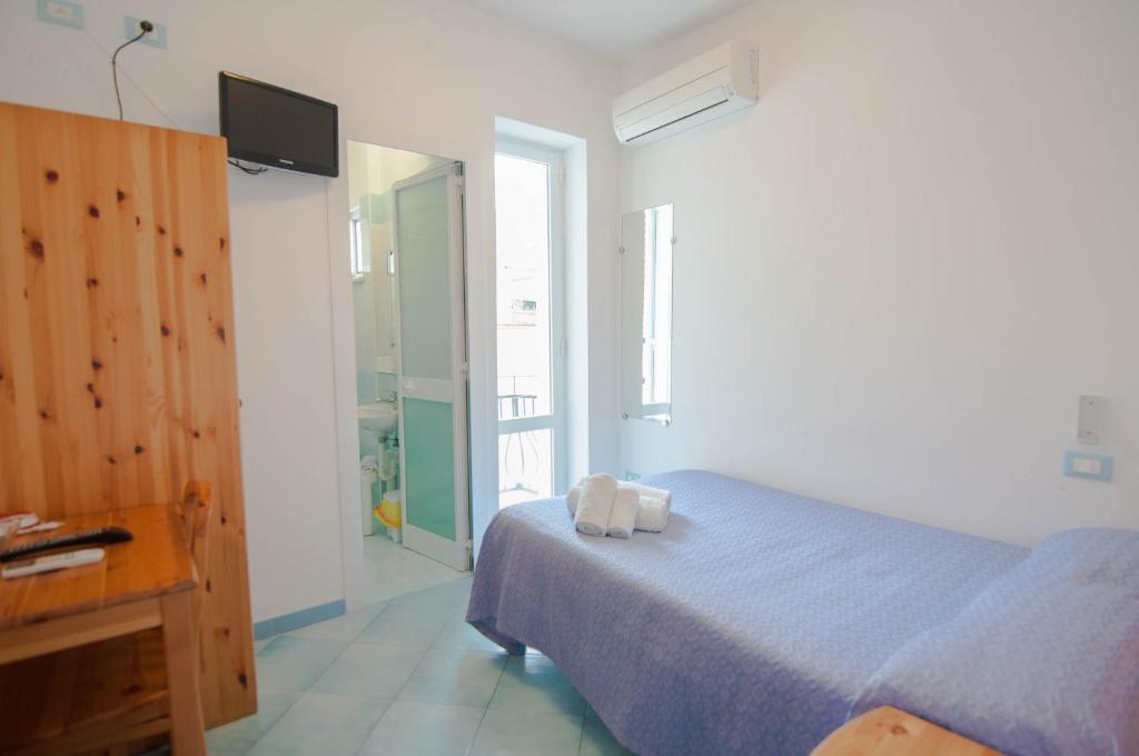 Albergo Macri 6/30