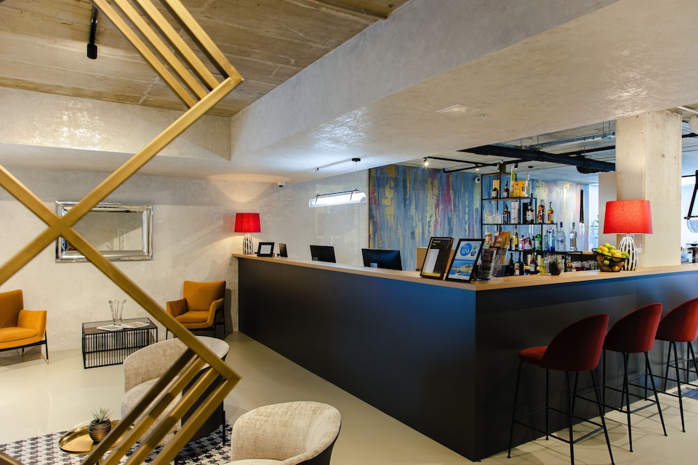 The Amberlyn Suite Hotel 7/50