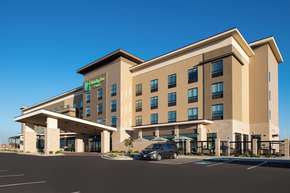Holiday Inn Suites Idaho Falls 6/75