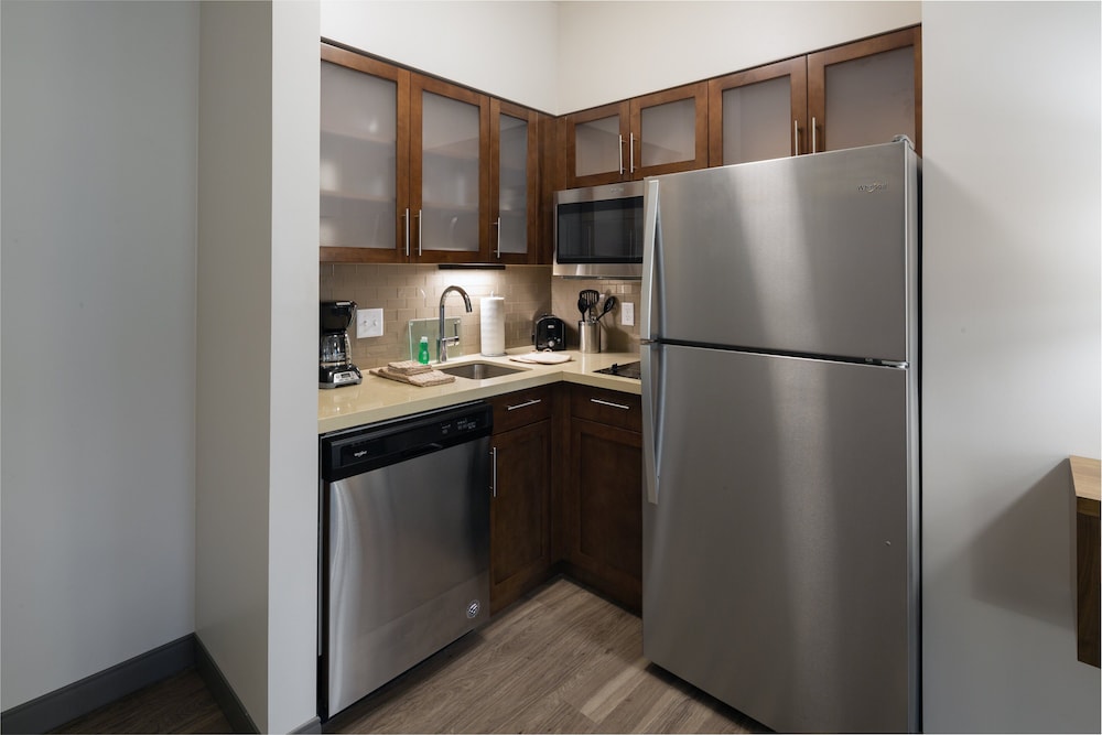 Staybridge Suites Phoenix Biltmore Area 41/56