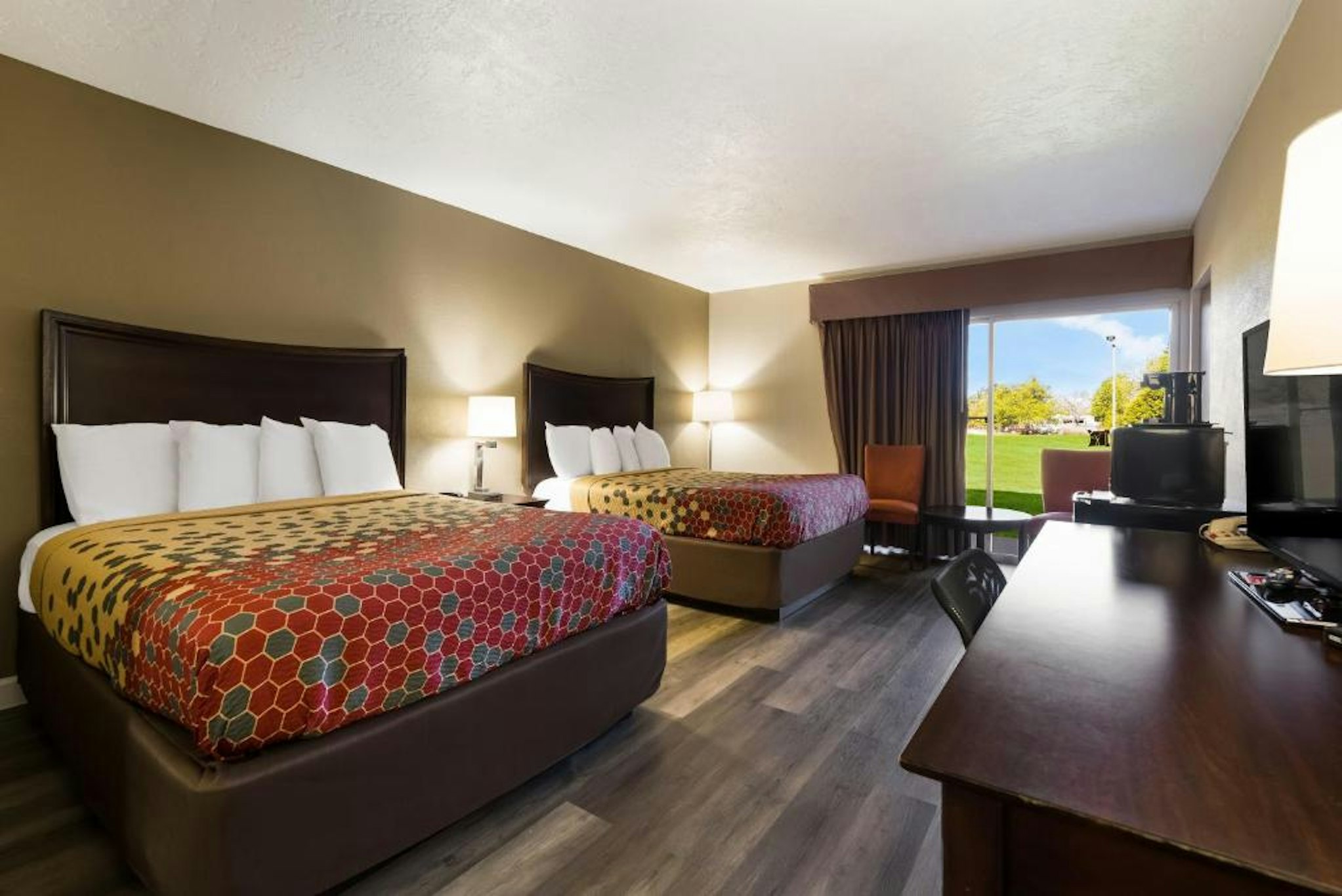 Perry Inn & Suites National Fairground I 75 17/33