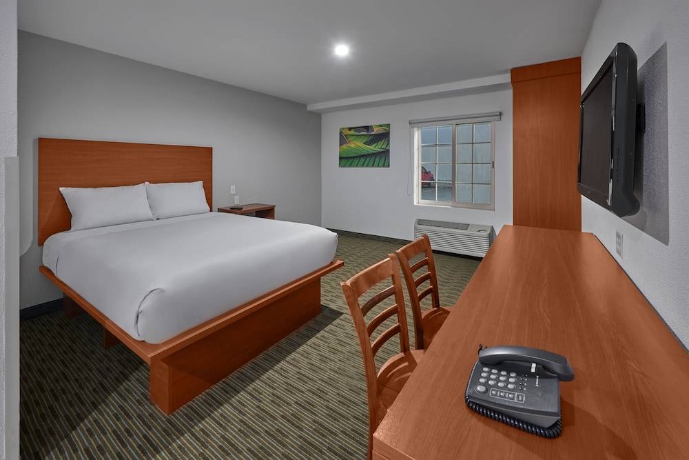 Extended Suites Monterrey Aeropuerto 31/56