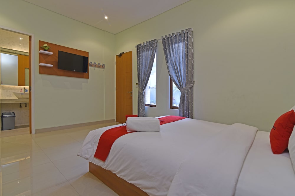 Reddoorz Plus @ Mahendradatta Denpasar 24/42