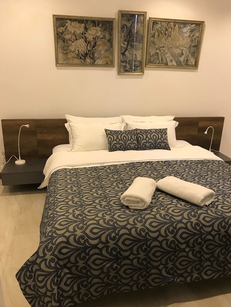 Crown Properties 17/18