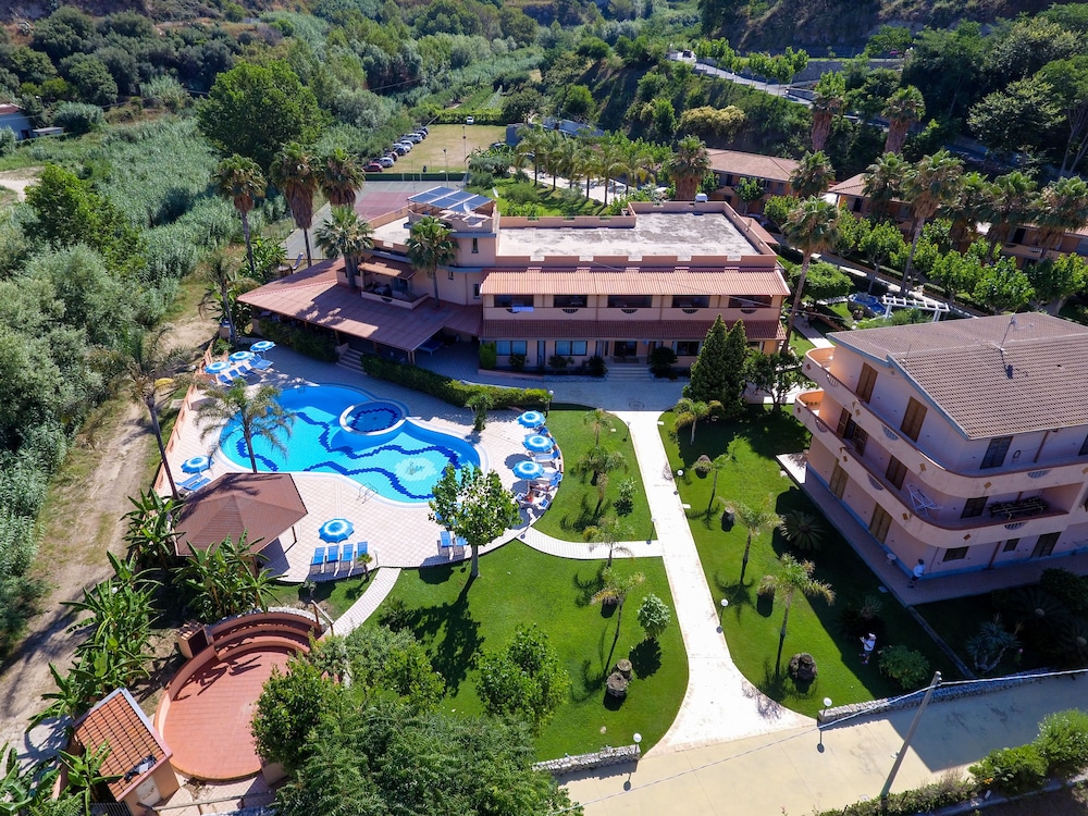 VILLAGGIO RESIDENCE OLD RIVER 61/66