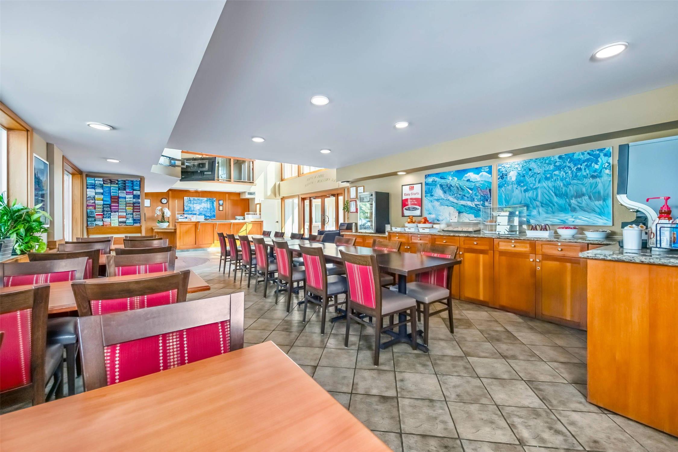 Econo Lodge Inn & Suites North Vancouver 43/52