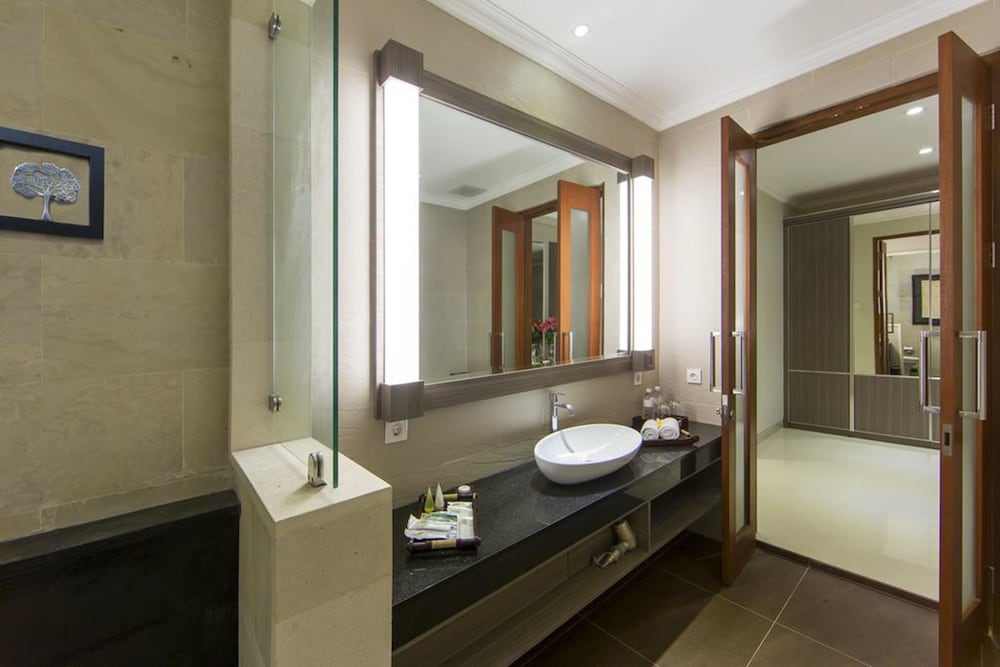 The Banyumas Suite Villa Legian 36/39