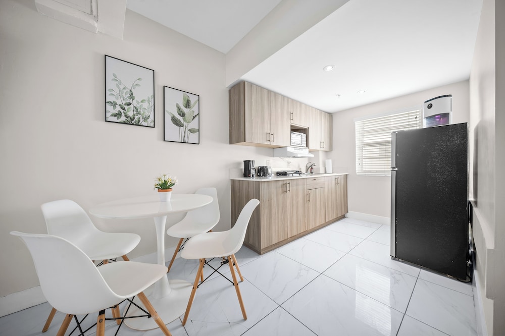 Samantha Apartments by Lowkl 27/46