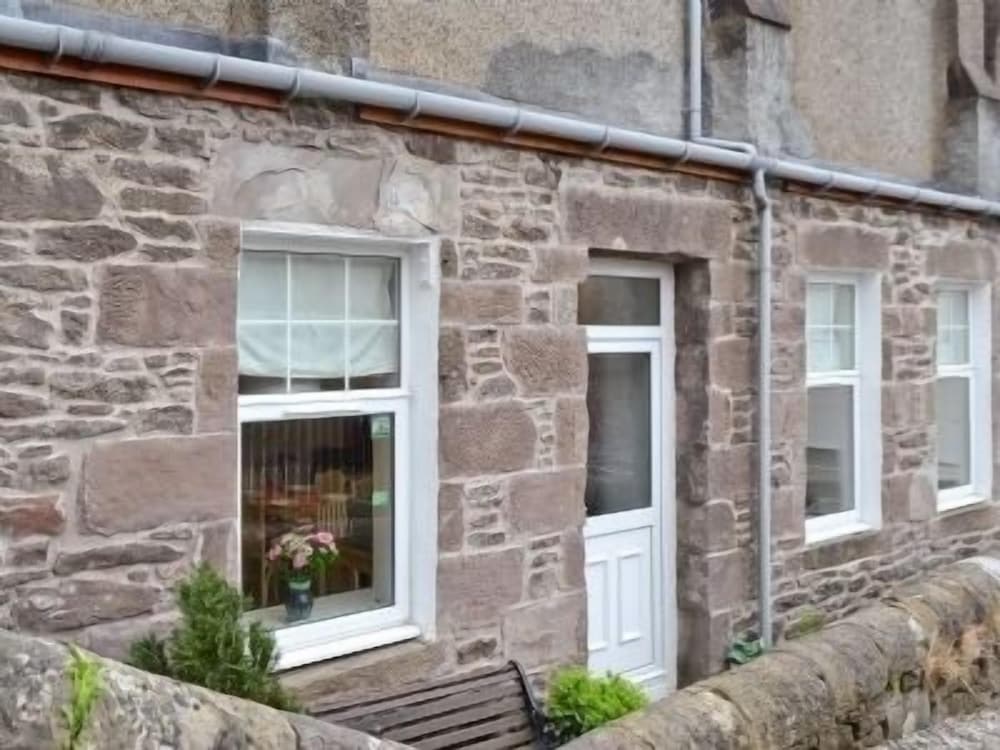 Crieff Armoury Luxury Self Catering Apartment 1/36
