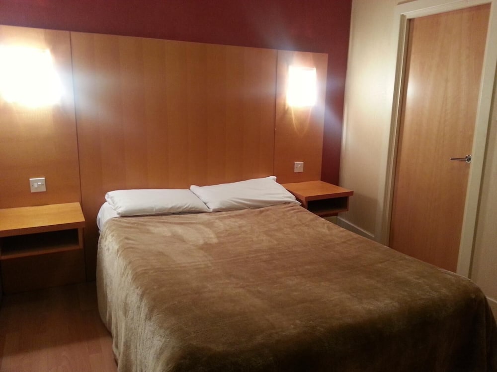 Berkeley Court Hotel 21/33