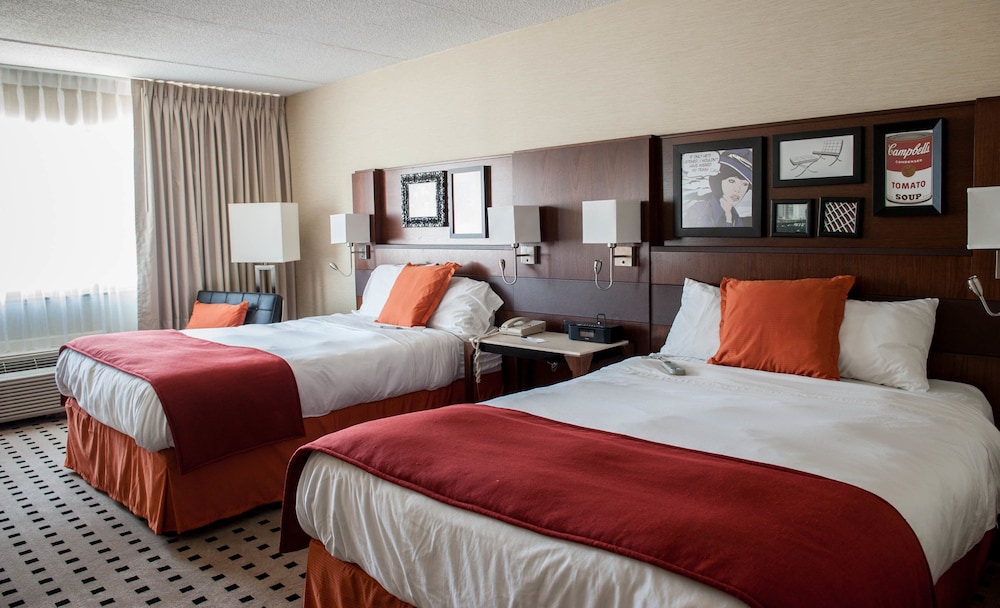 Delta Hotels By Marriott Utica 16/57