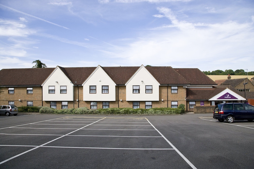 Premier Inn Dunstable South A5 34/42