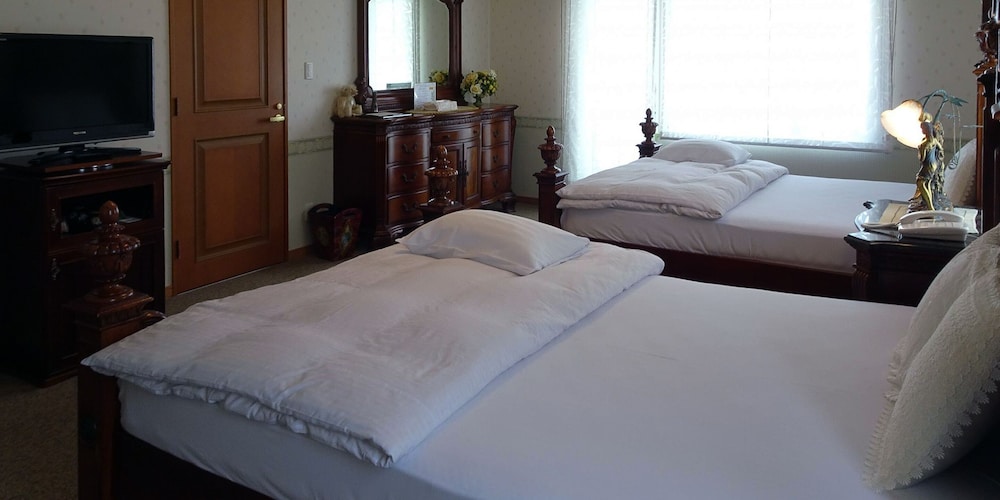 Petit Hotel Corinthian 8/31