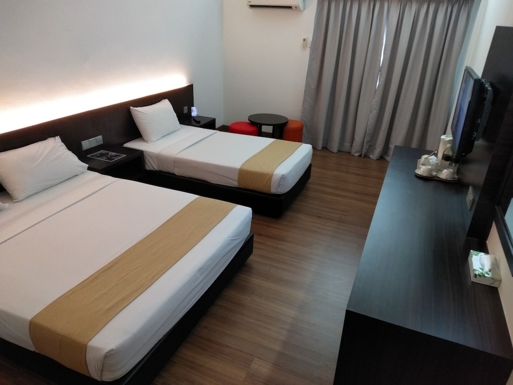 غرفة عائلية بسرير مزدوج وسرير فردي، Hotel Seri Malaysia Sungai Petani 2/4