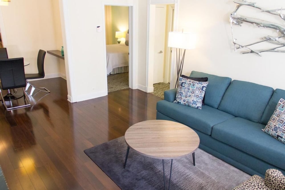 Suites Of Dorchester 22/49