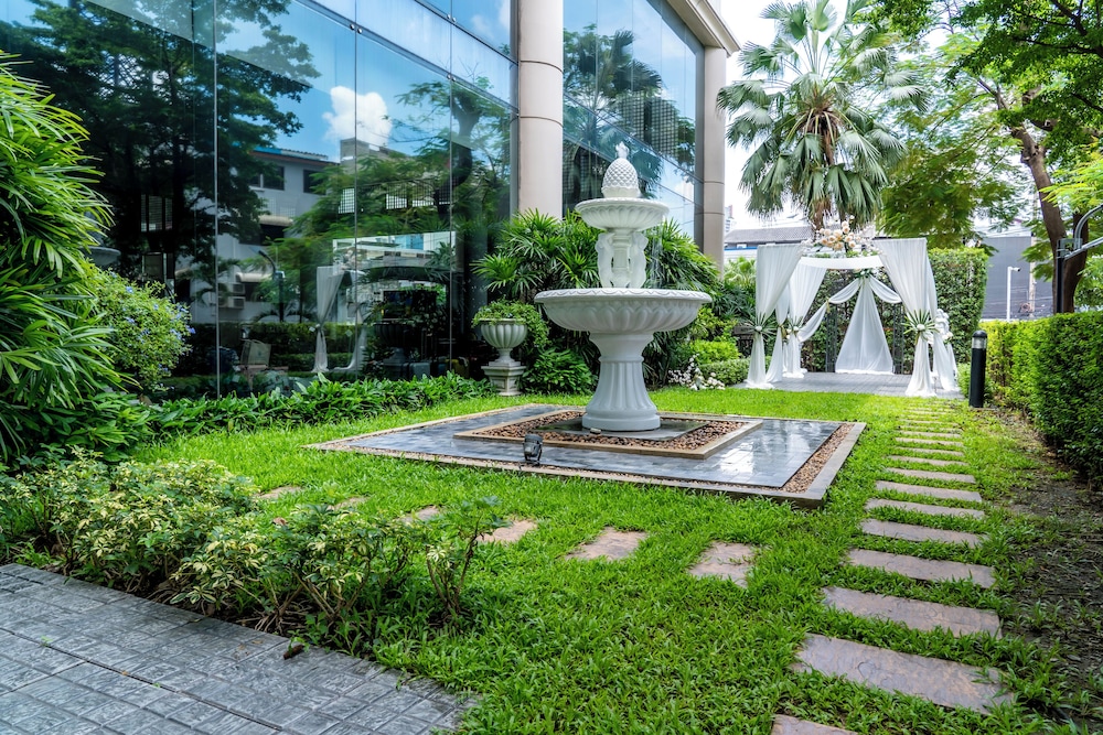Century Park Hotel 43/48
