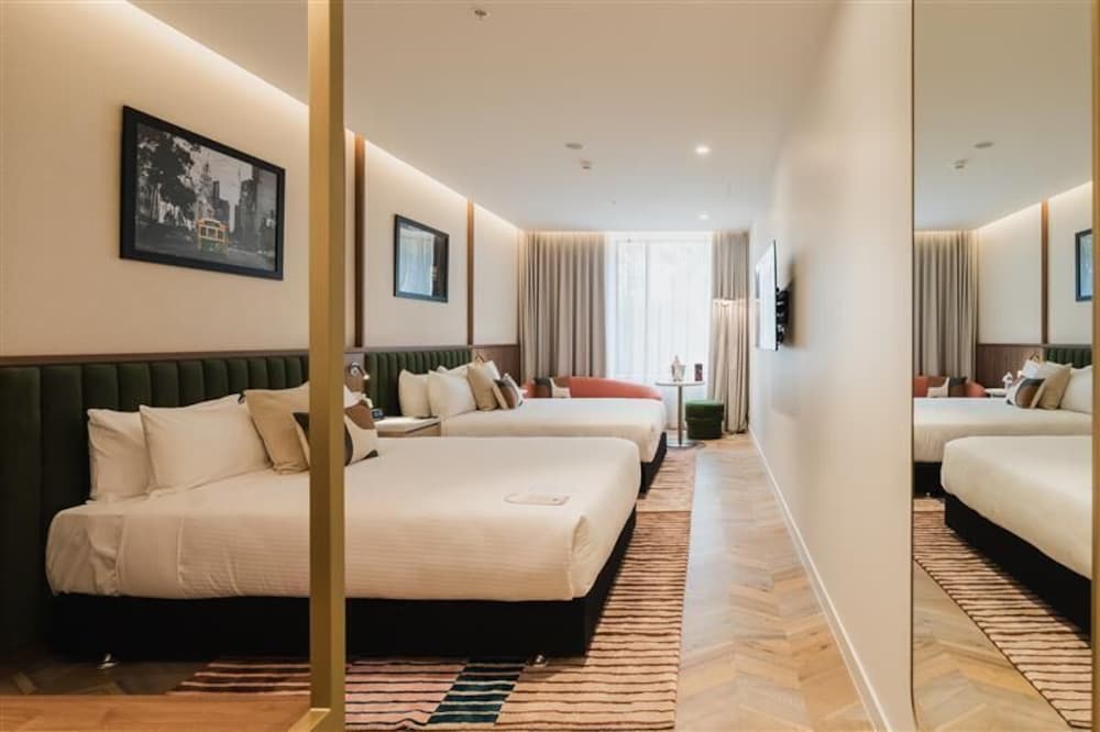 Amora Herencia Riverwalk Melbourne 24/68