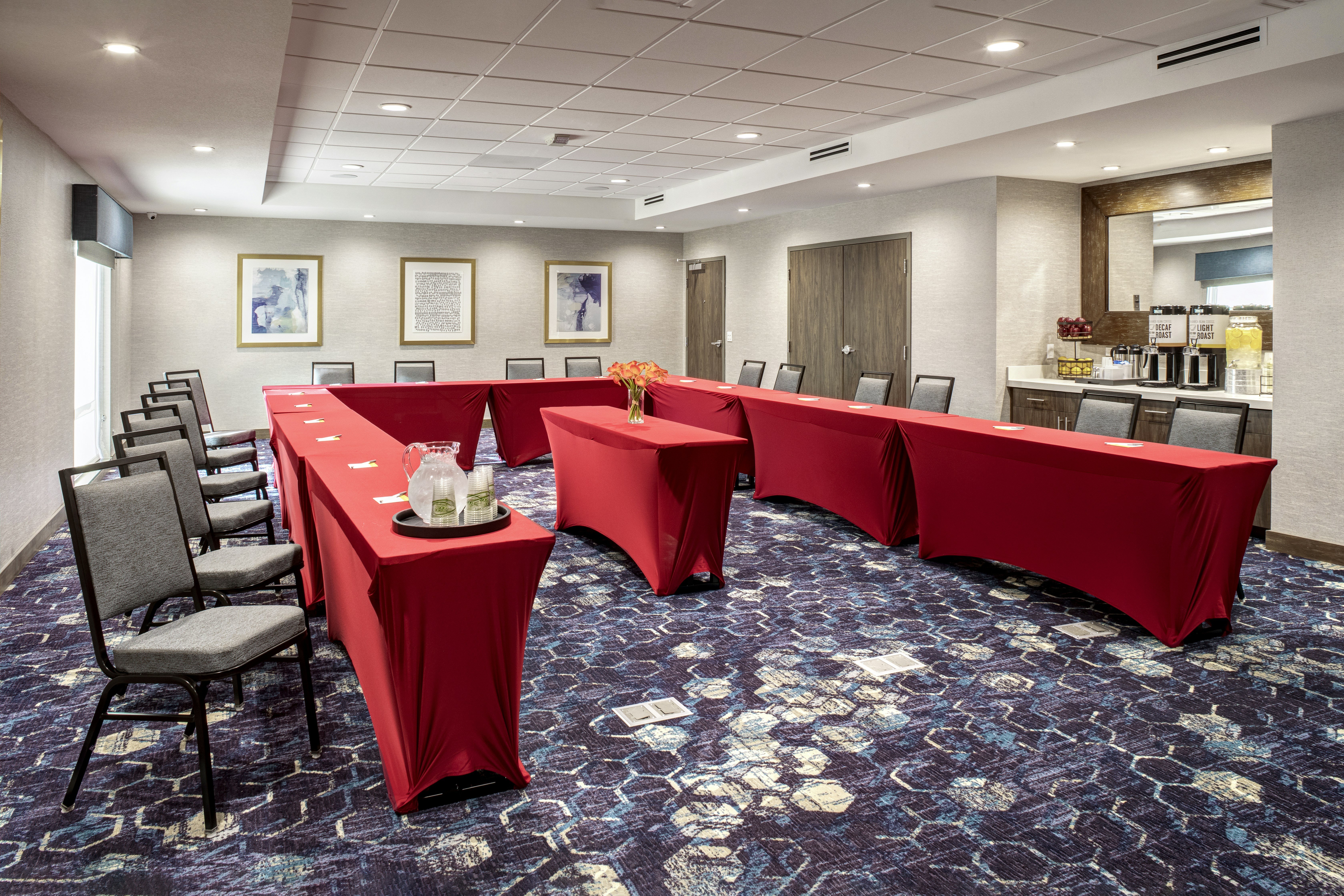 Hampton Inn and Suites Indio, CA 37/43