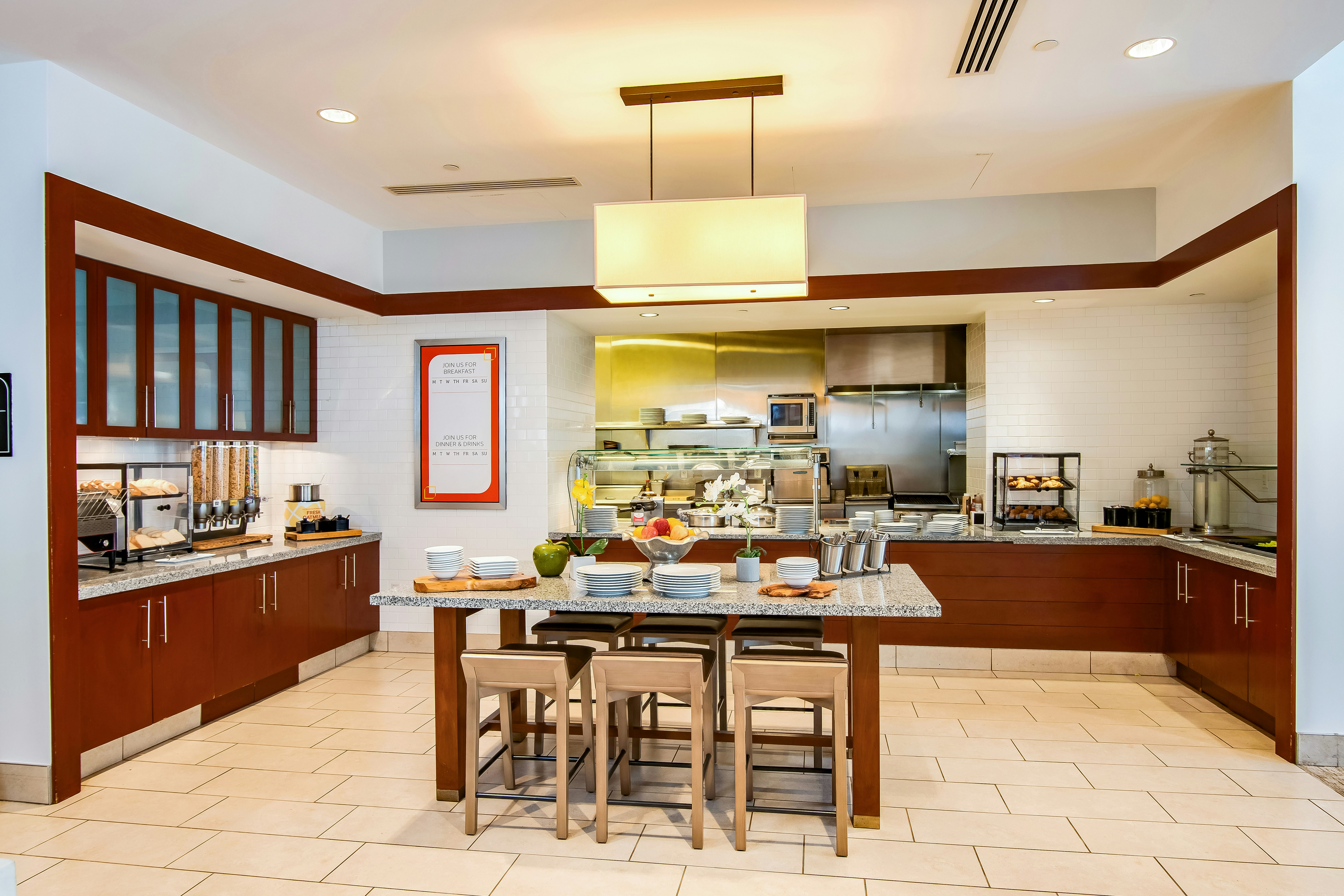 Hilton Garden Inn Alexandria Old Town National Harbor 32/52