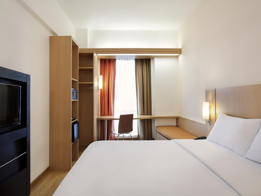 IBIS BANDUNG TRANS STUDIO 16/61