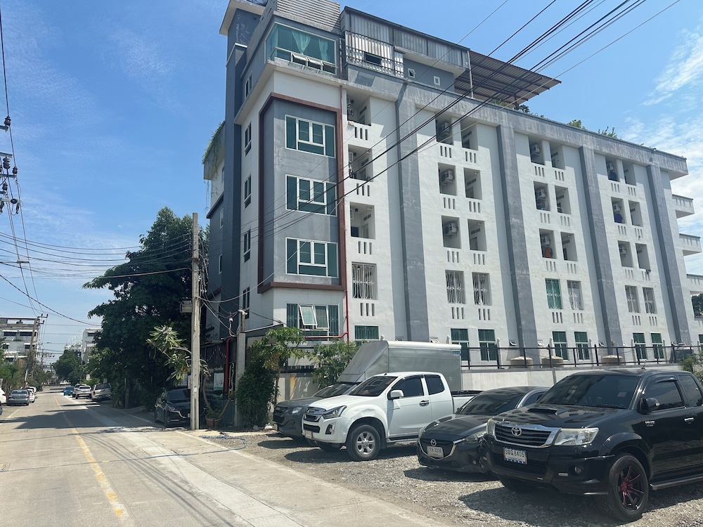At Ease Residence Suvarnabhumi 55/67