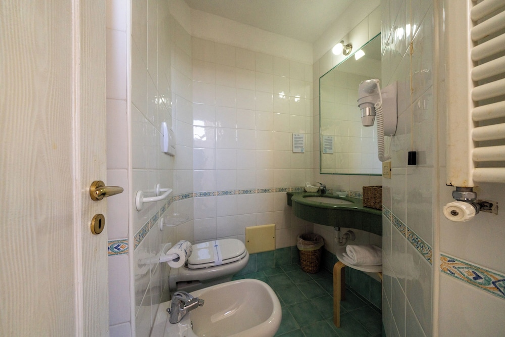 Hotel Villa Bina 64/66