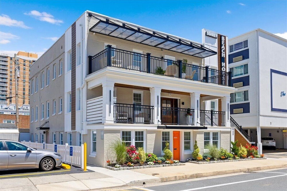 Surrey Beach House 43/50