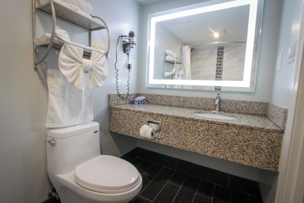 Envi Boutique Hotel 74/74