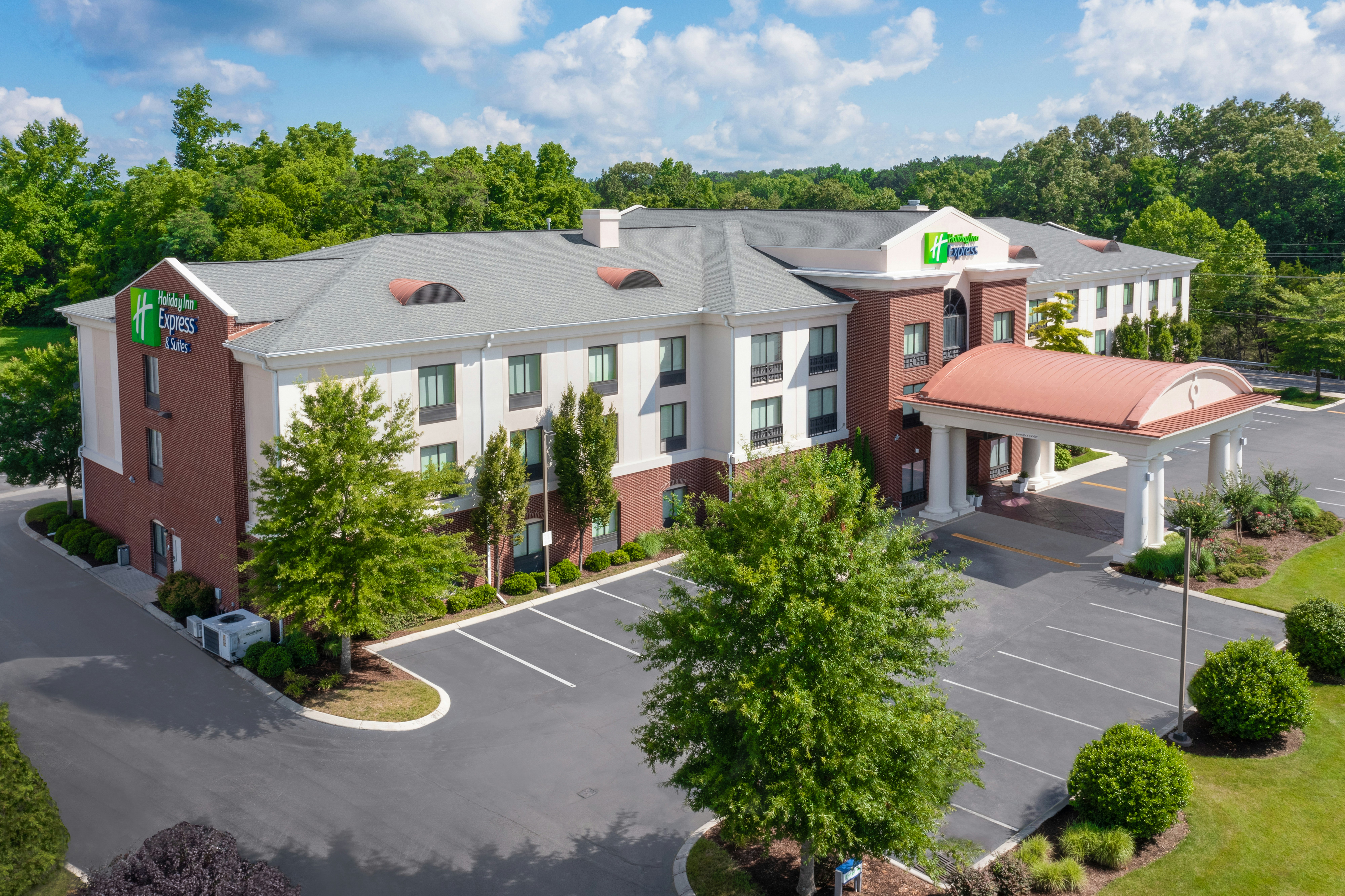 Holiday Inn Express Hotel & Suites Tullahoma 2/47