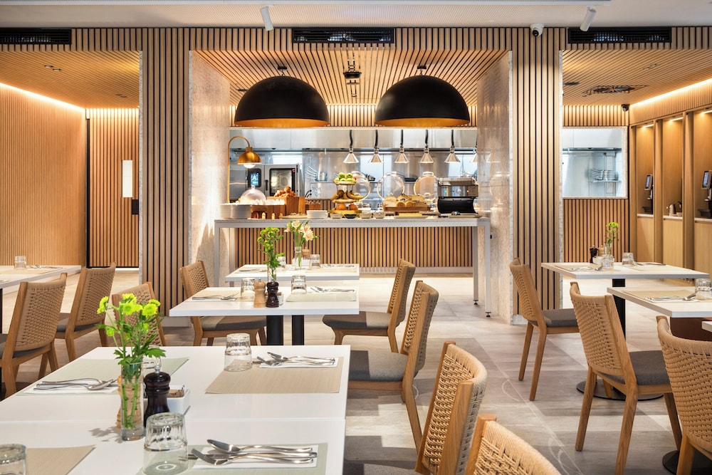 Holiday Inn Melbourne Bourke Street Mall by IHG 31/48