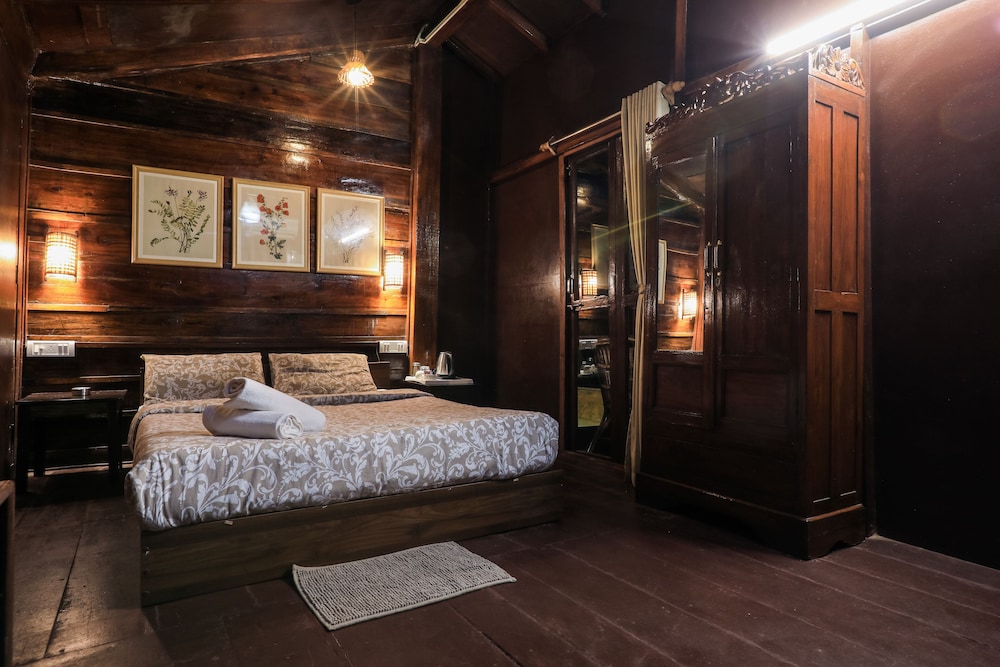 WOODEN, CABIN, BALCONY