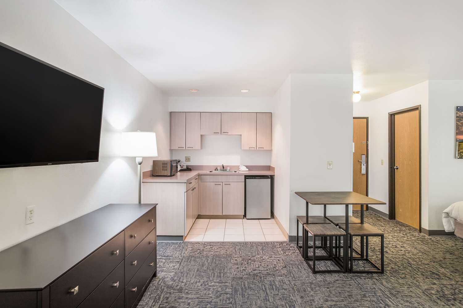 Americas Best Value Inn Birch Run 6/12
