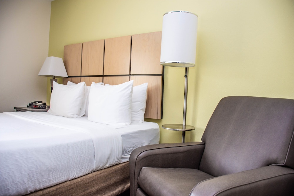 CANDLEWOOD SUITES OVERLAND PARK 14/59