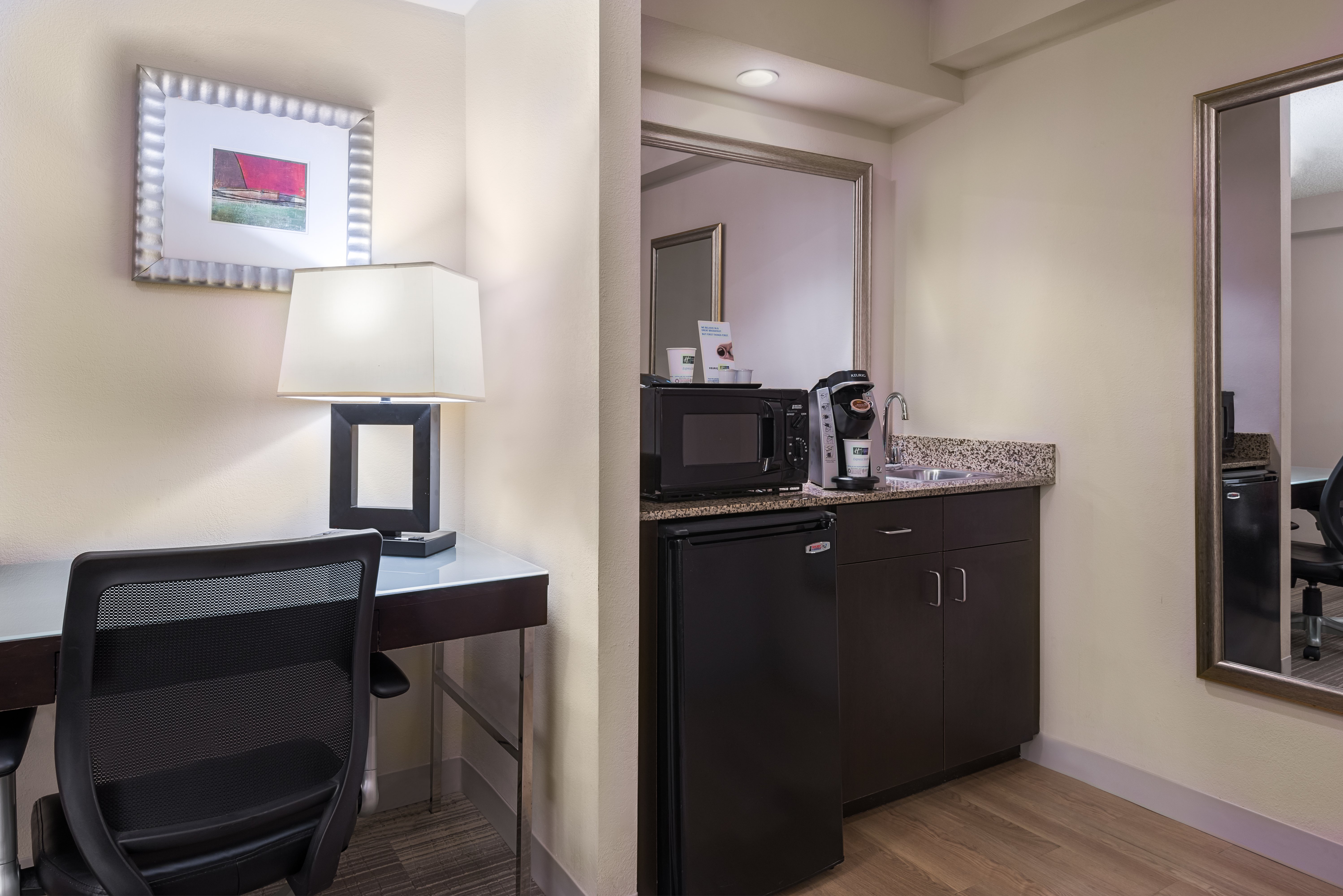 Holiday Inn Express And Suites Kendall East Miami 40/45