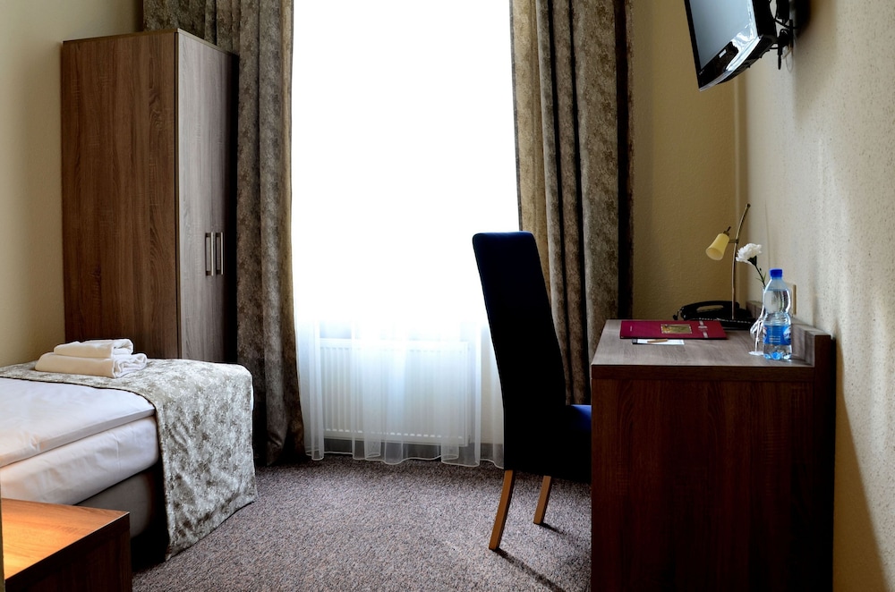 Lothus Hotel 24/45