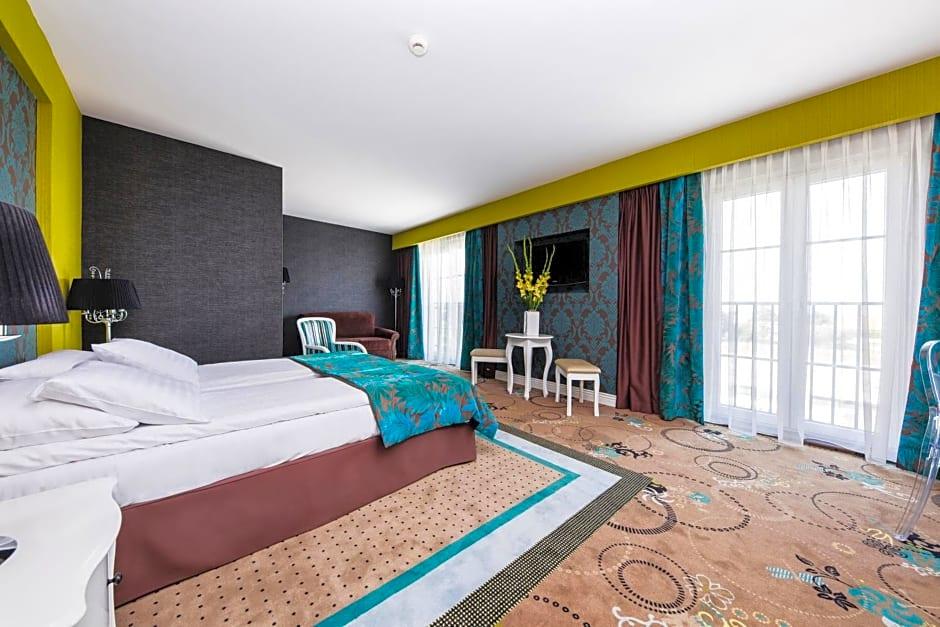 Lamberton Hotel 19/65
