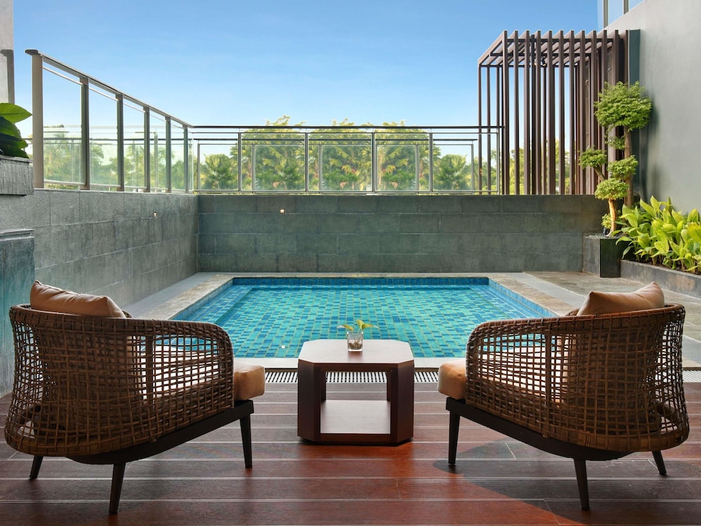 Mercure Pangkalan Bun 30/56