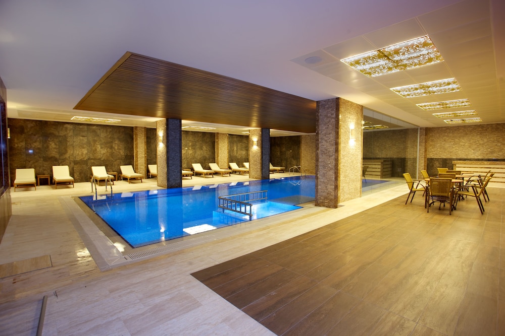 Grand Hotel Gulsoy 30/64