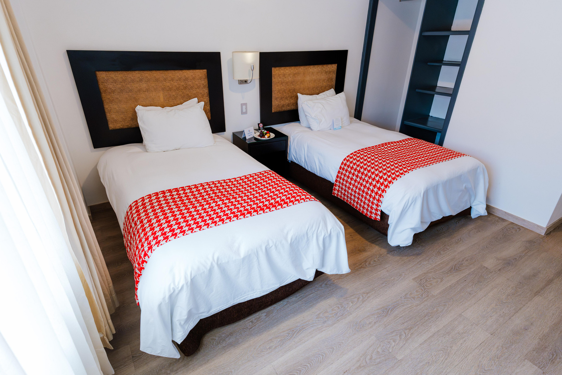 غرفة قياسية بسريرين منفصلين، Wyndham Costa del Sol Cajamarca 3/8