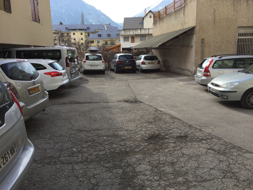 Hotel Mont Brison 36/43