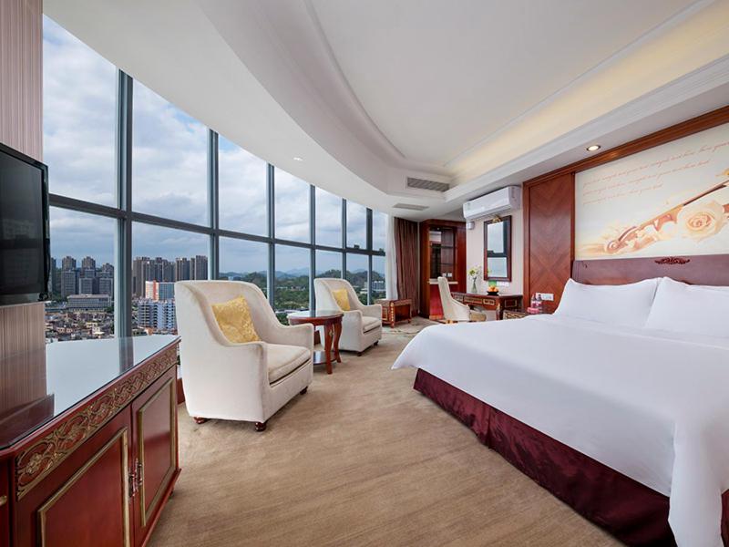 Vienna Hotel Shenzhen Pingshan High Speed Railway Station 9/15