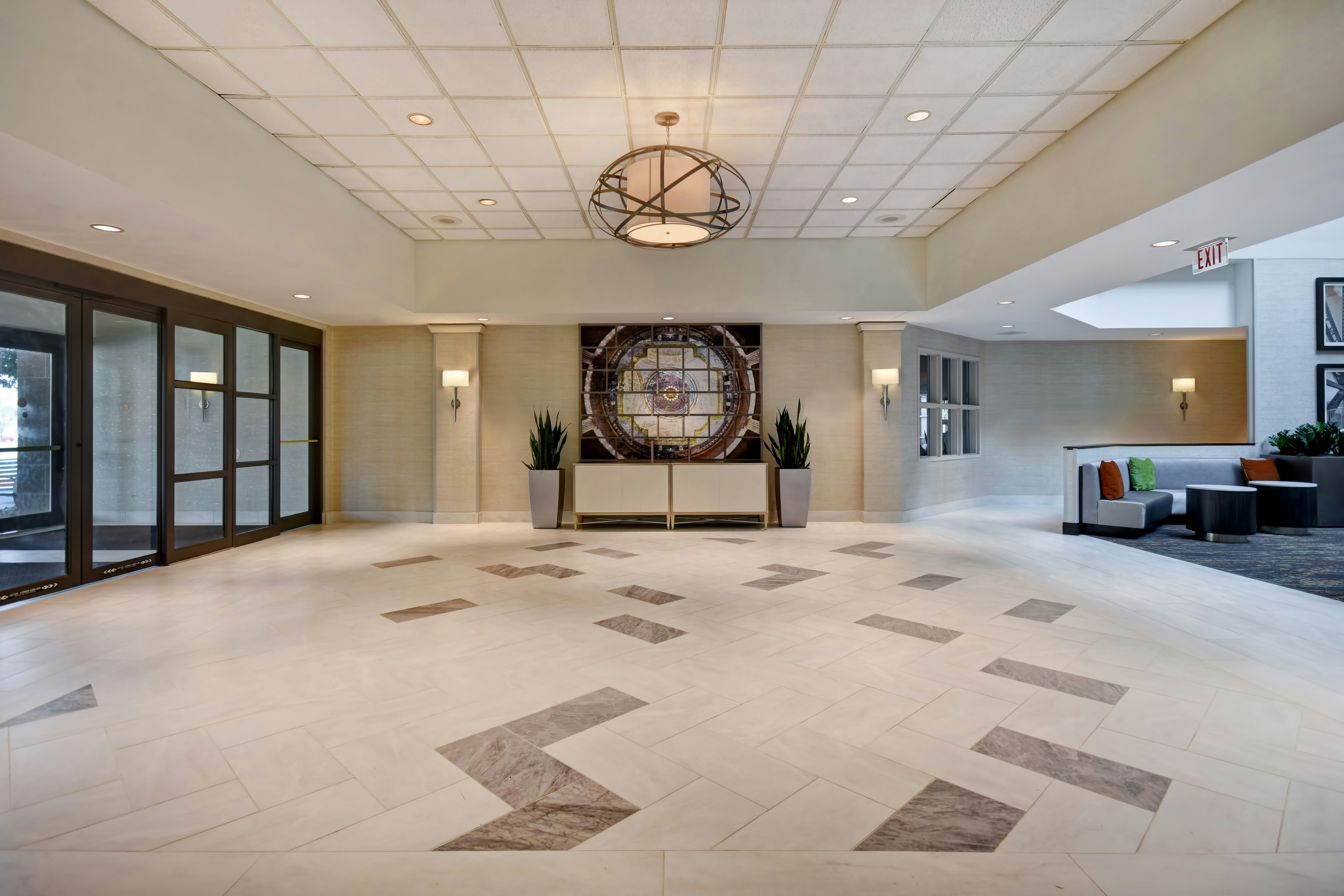 Embassy Suites Little Rock 78/79
