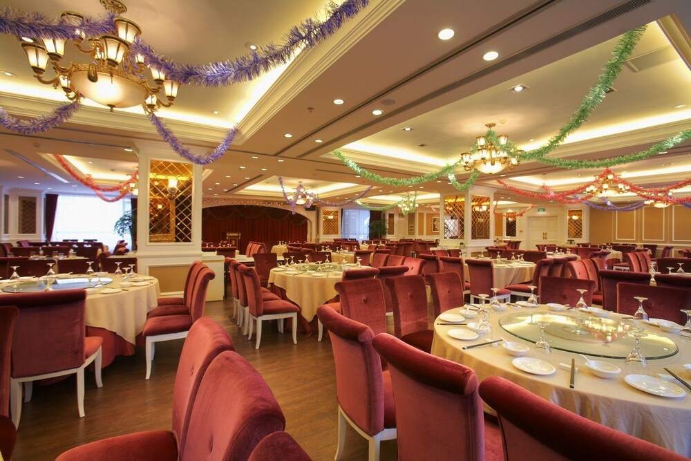 Jinjiang Inn Select Fengxian Baolong Square Canal North Road 21/24