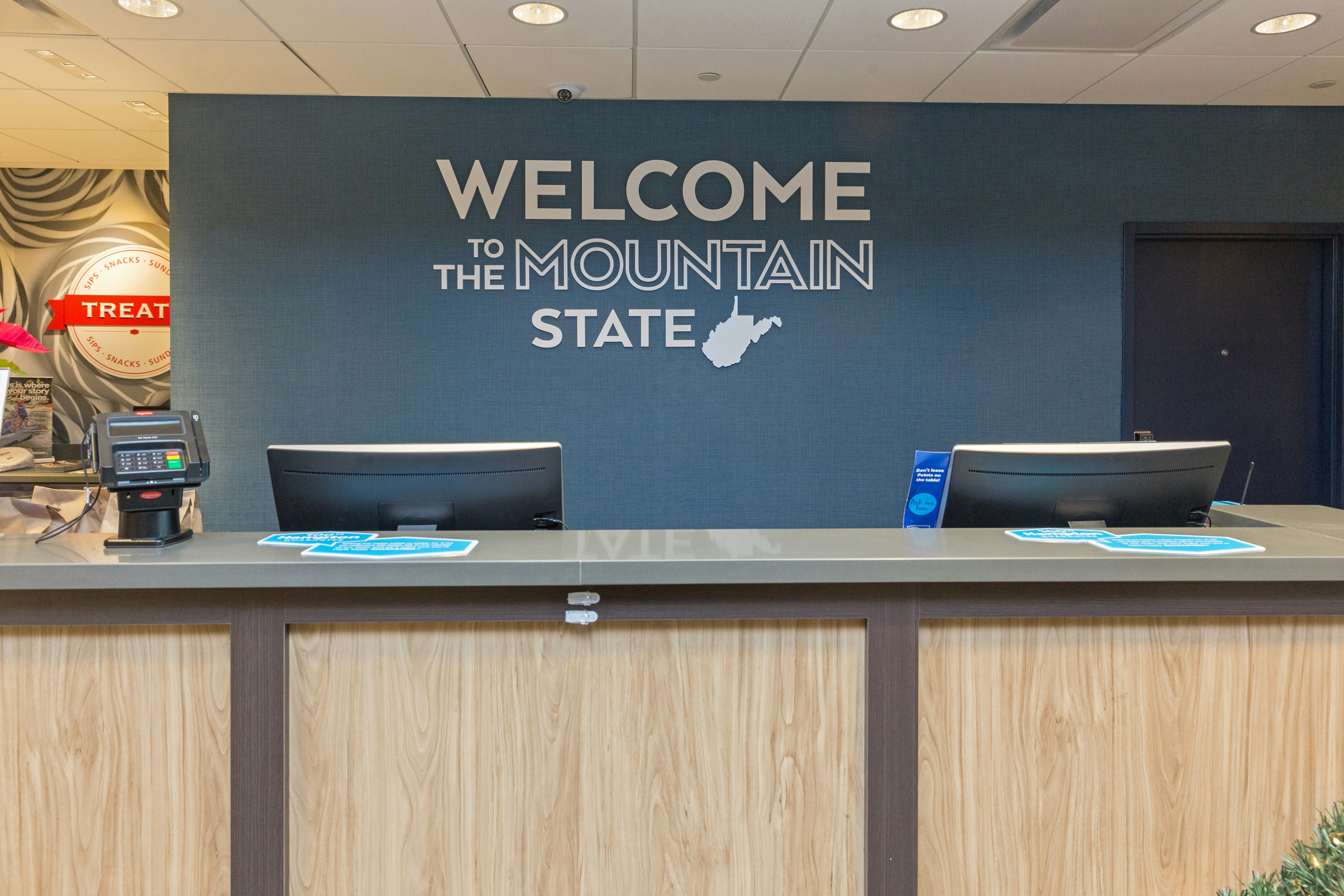 Hampton Inn & Suites Morgantown / University Town Centre 2/22