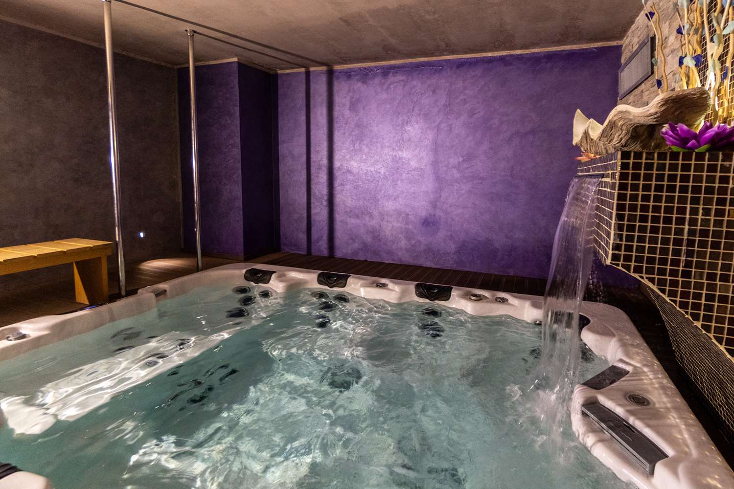 swimming pool spa