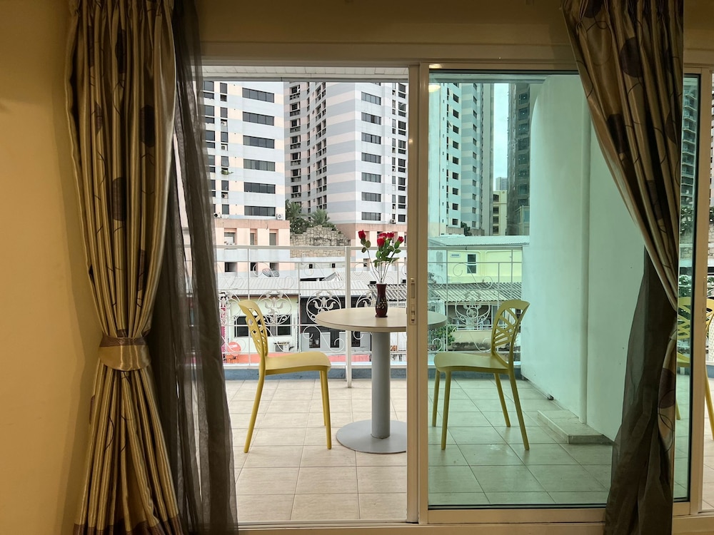 V Check Inn Sukhumvit 22 40/54